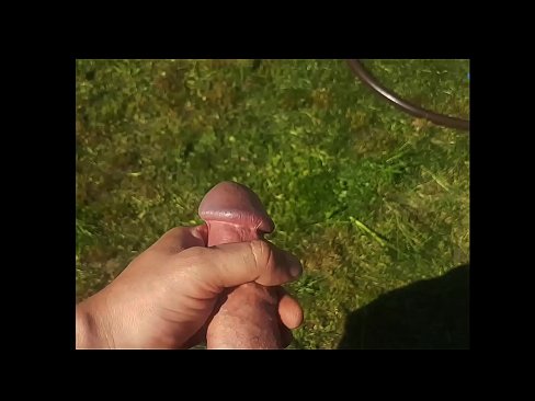 ❤️ Hot hottie gets her pink pussy fucked and cums with a squirt in a summer garden Porno vk at us ️❤